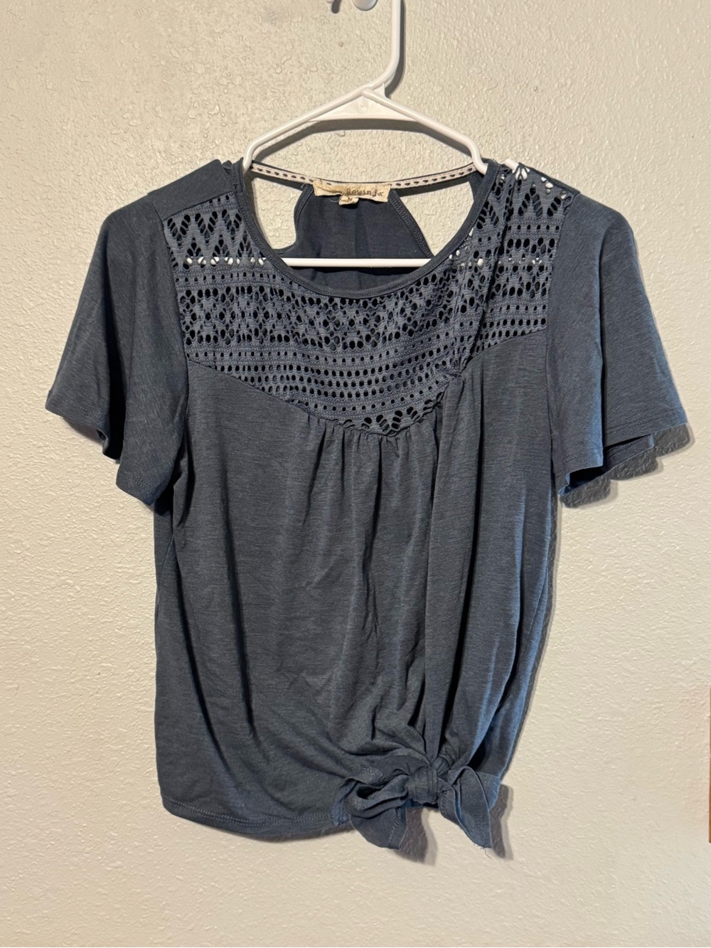 Rewind Women's MEDIUM Short Sleeve blouse top